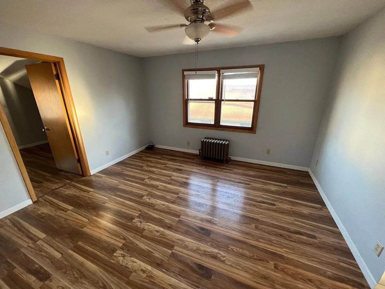 2424 5th St Ne Uppr #UPPER