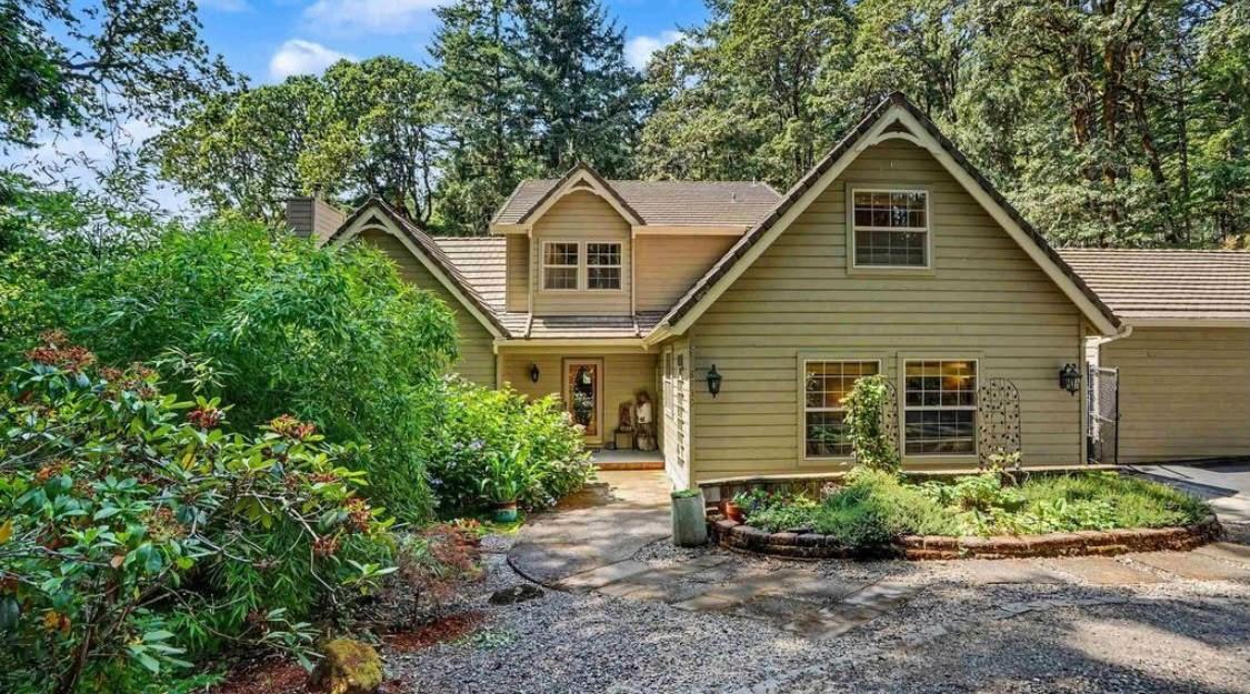 8930 Northwest Lorri Place - Photo 4 of 39