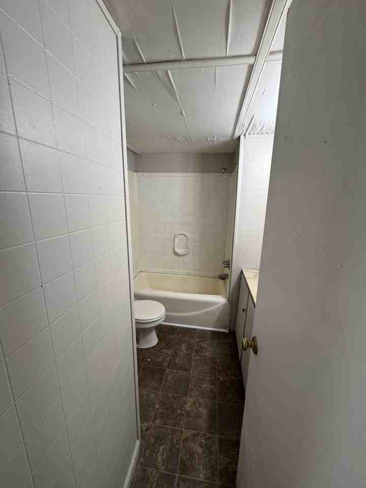 113 Brent St #1 - Photo 7 of 8
