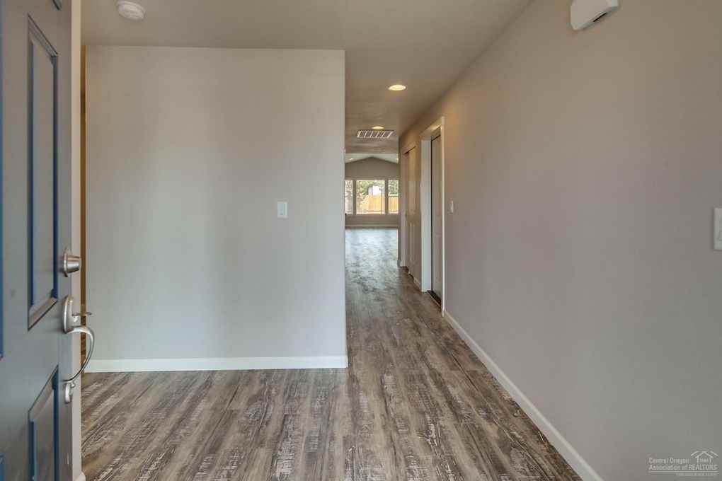 923 Nw Oak Ave - Photo 3 of 24