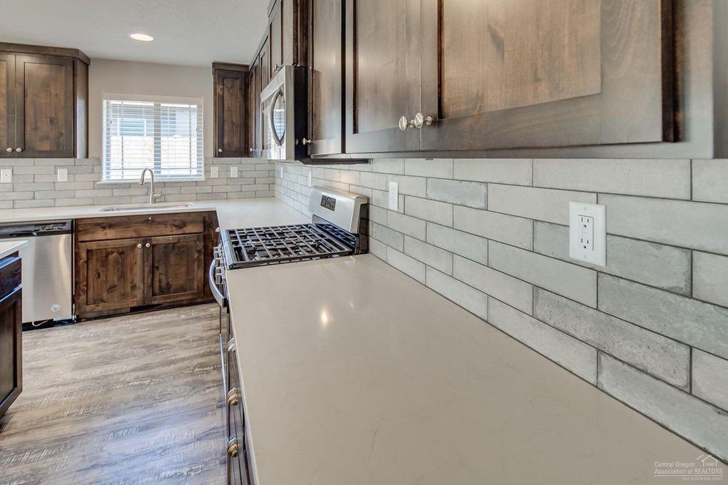 923 Nw Oak Ave - Photo 6 of 24