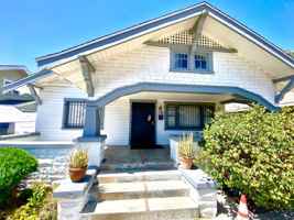 featured image of 1513 W 45th St