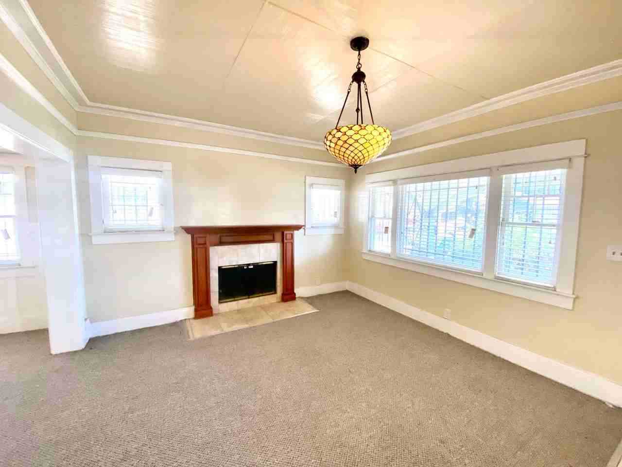 1513 W 45th St - Photo 4 of 26