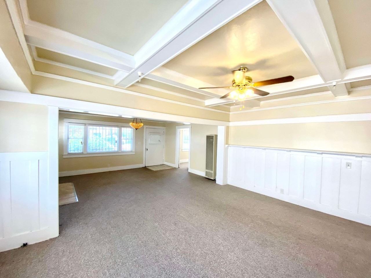 1513 W 45th St - Photo 6 of 26