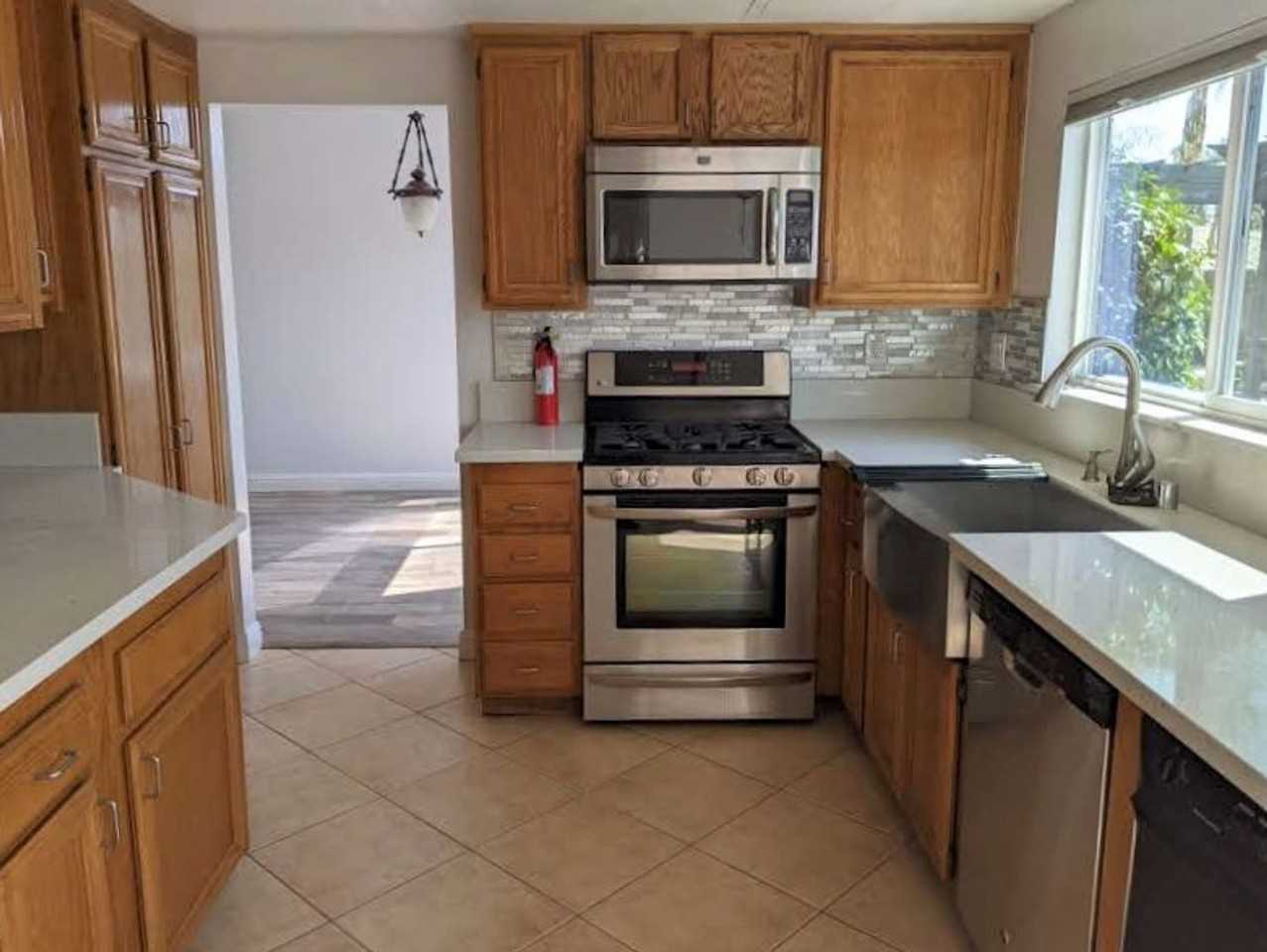 15073 Cornflower Ct - Photo 3 of 27
