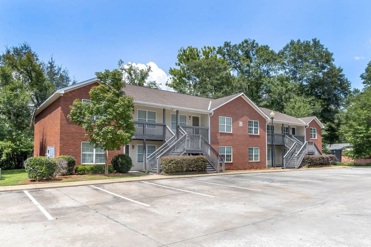 6231 Crystal Dr Apt 5c #C5 - Photo 2 of 25