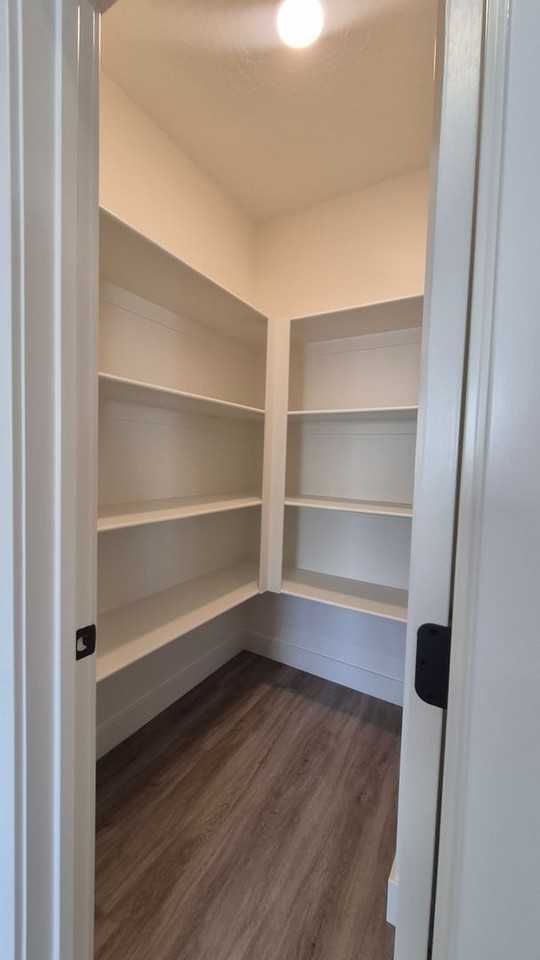 5673 5673 S WeehawkenLane - Photo 3 of 22