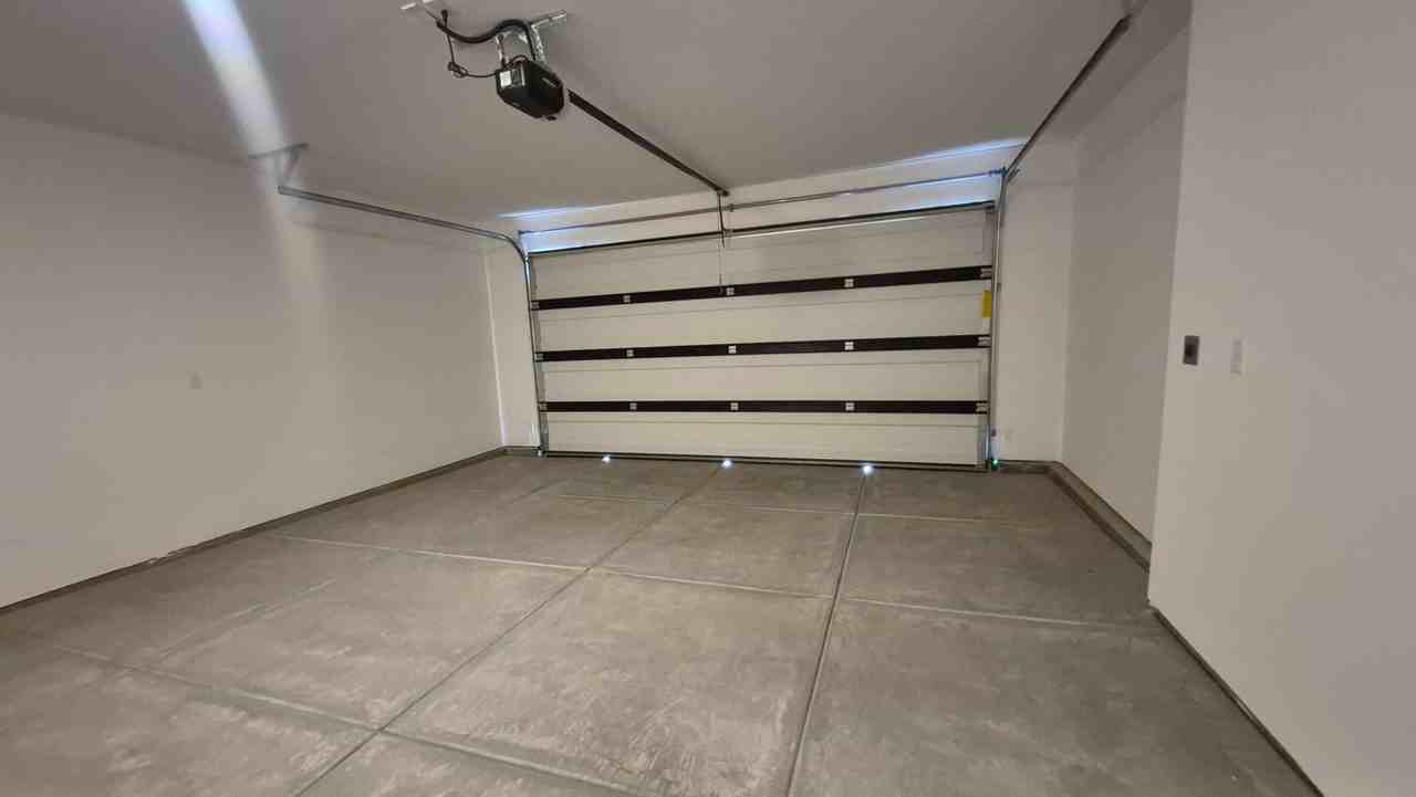 5673 5673 S WeehawkenLane - Photo 7 of 22
