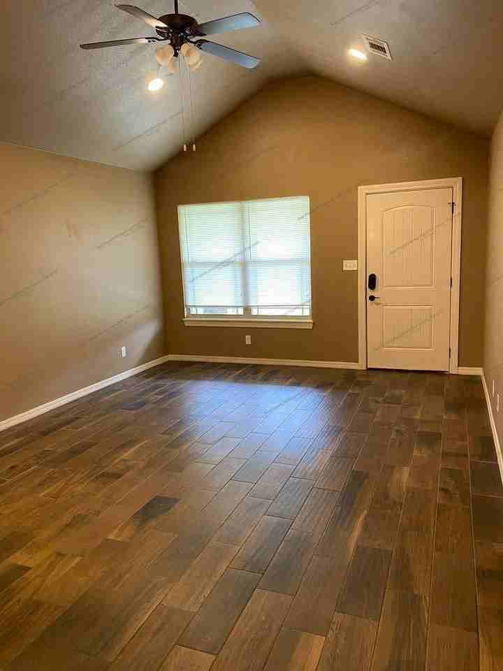 4715 S 27th St #B - Photo 5 of 10