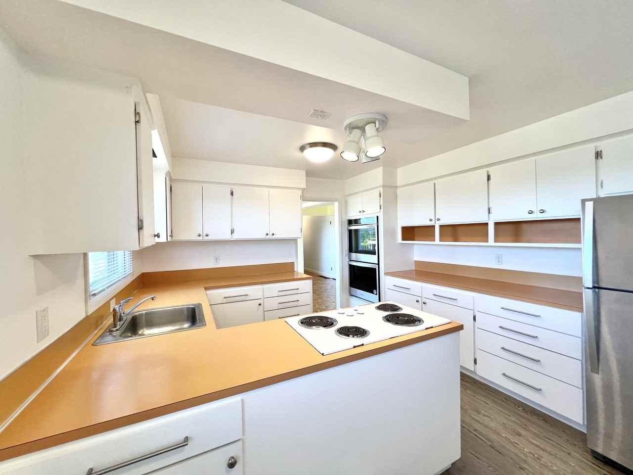 12815 Ne Fremont St - Photo 3 of 20