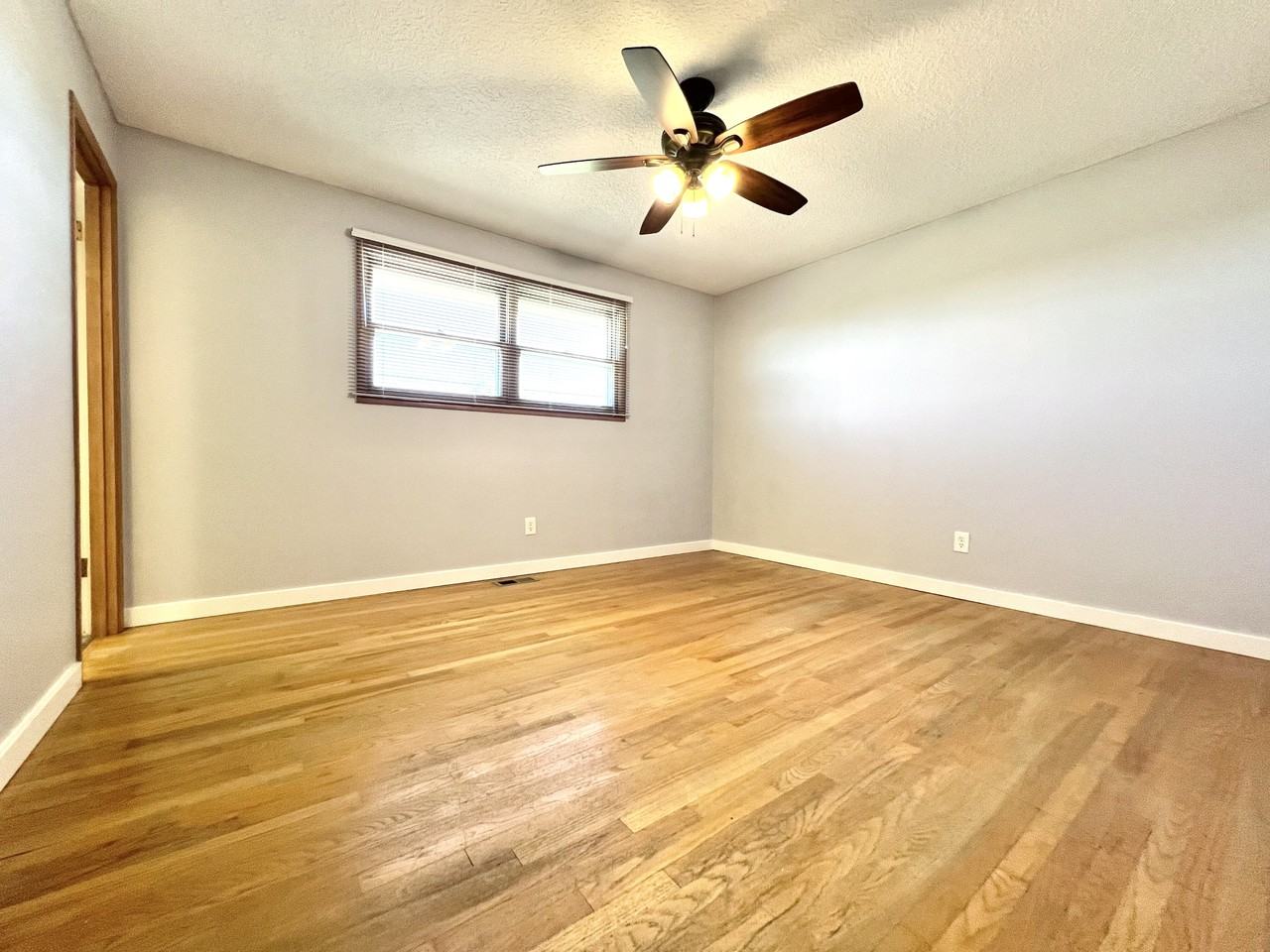 12815 Ne Fremont St - Photo 7 of 20