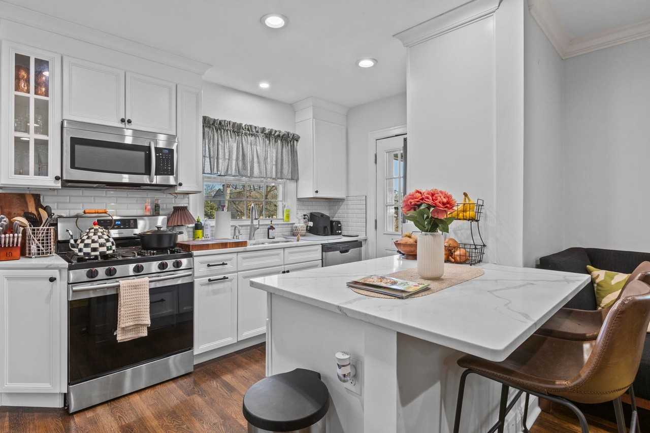 440 Henry Clay Blvd - Photo 3 of 4