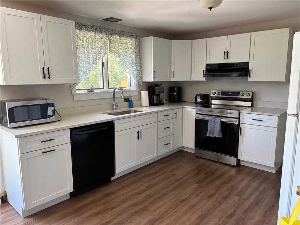 144 S Pier Rd - Photo 3 of 13