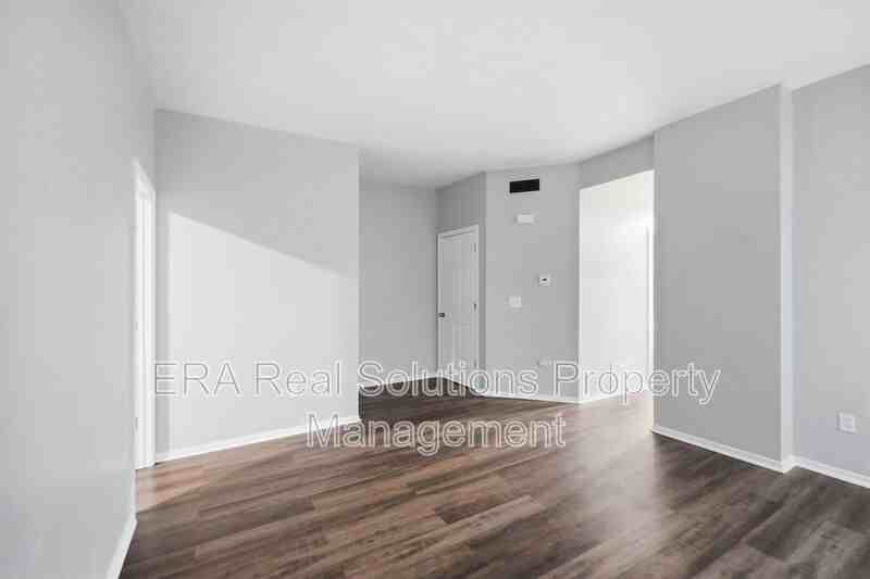 172 S Highland Ave - Photo 6 of 22