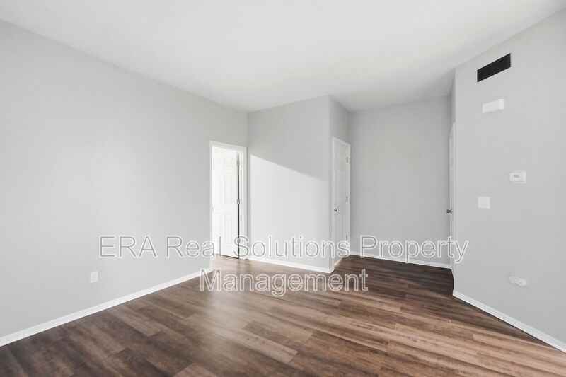 172 S Highland Ave - Photo 7 of 22