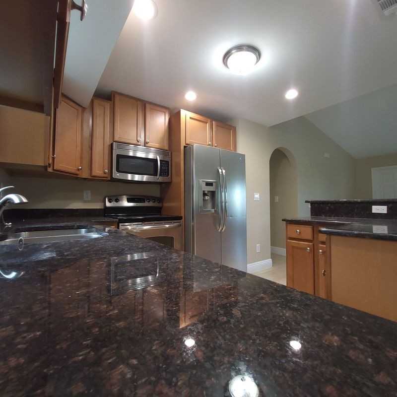 500 Sw 6th Ave - Photo 2 of 8