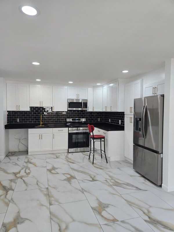 414 46th St ##1 - Photo 5 of 16