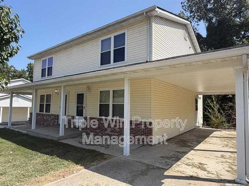 224 Diekamp Ln - Photo 3 of 37