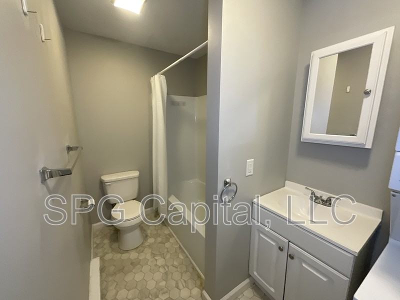 437 E King St - Photo 6 of 10
