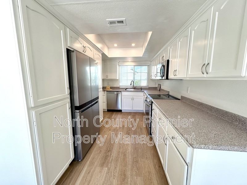 2995 Lexington Cir - Photo 6 of 34