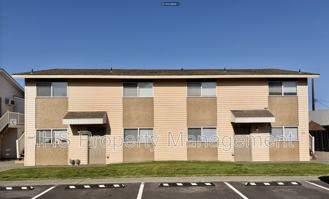1913 Hoxie Ave #C - Photo 1 of 1
