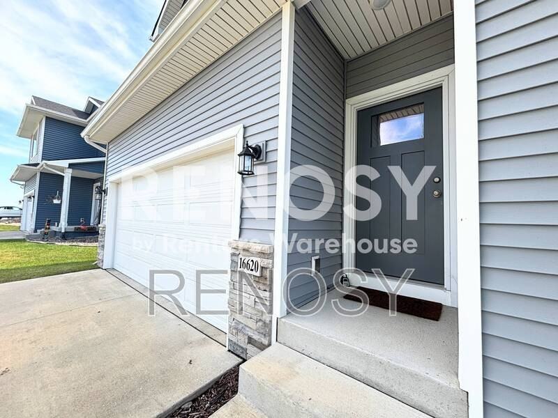 16620 Oakwood Dr - Photo 3 of 14