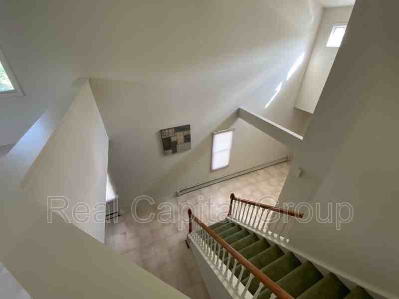 71 Berwick Ln - Photo 6 of 27