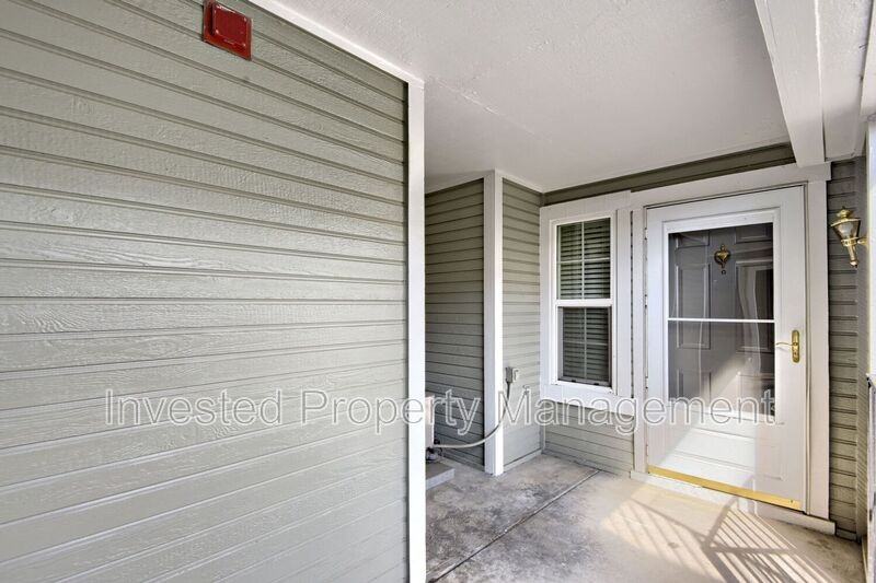 6755 S Ivy St #B6 - Photo 2 of 18