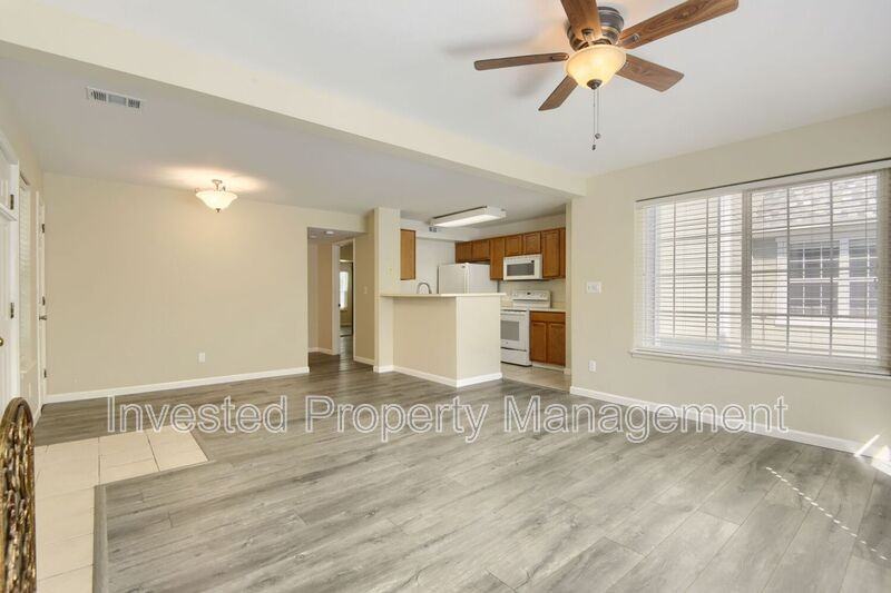 6755 S Ivy St #B6 - Photo 4 of 18