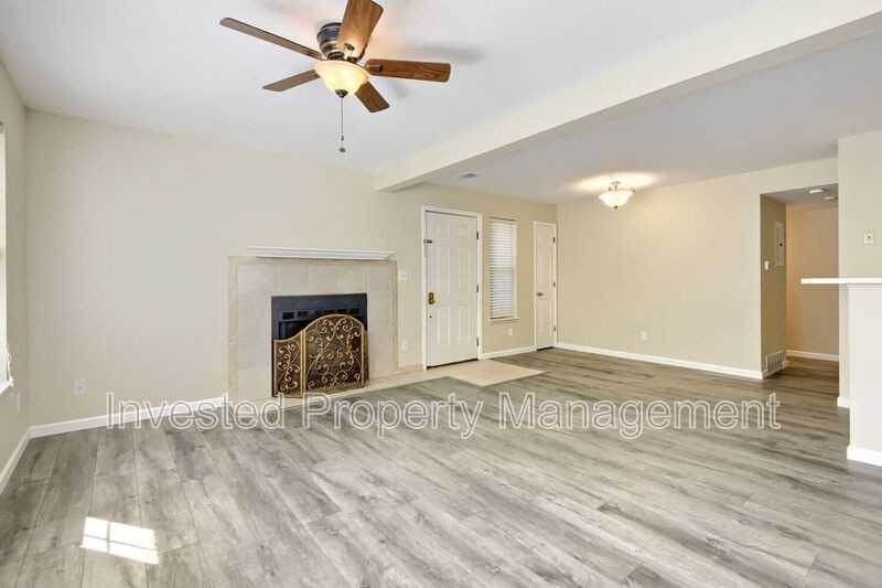 6755 S Ivy St #B6 - Photo 5 of 18