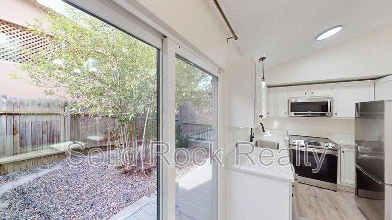 6620 Montarbor Dr - Photo 5 of 21