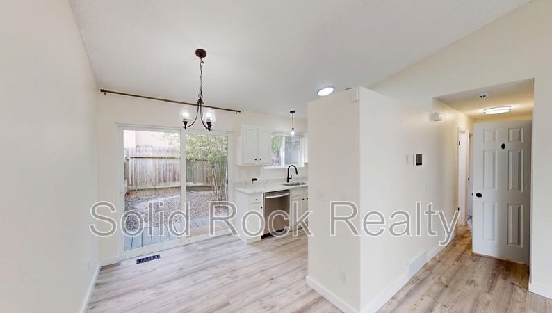 6620 Montarbor Dr - Photo 6 of 21