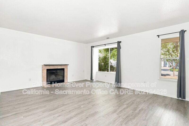 2224 Glacier Dr - Photo 3 of 25