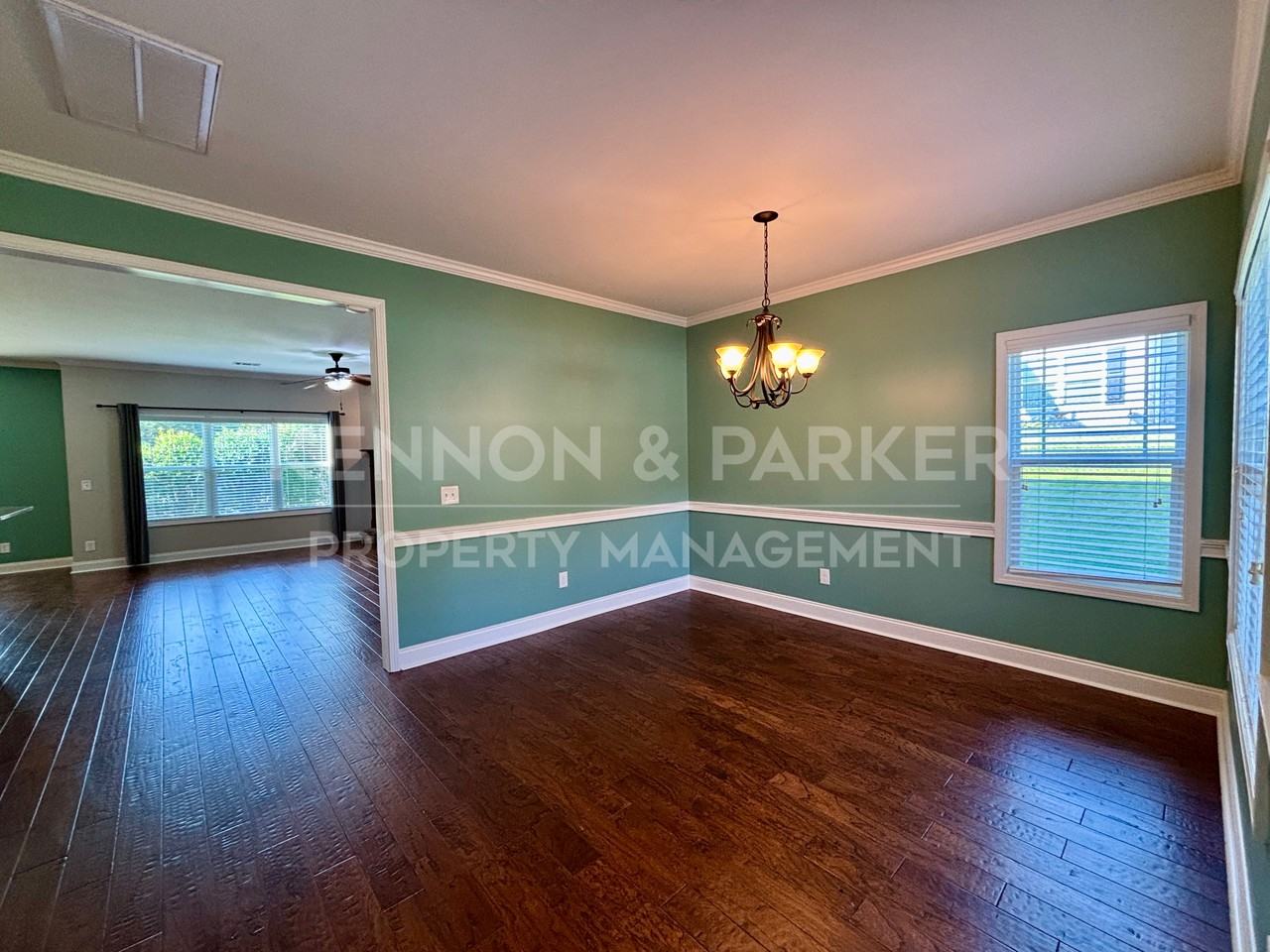 152 Woodstream Dr - Photo 3 of 36