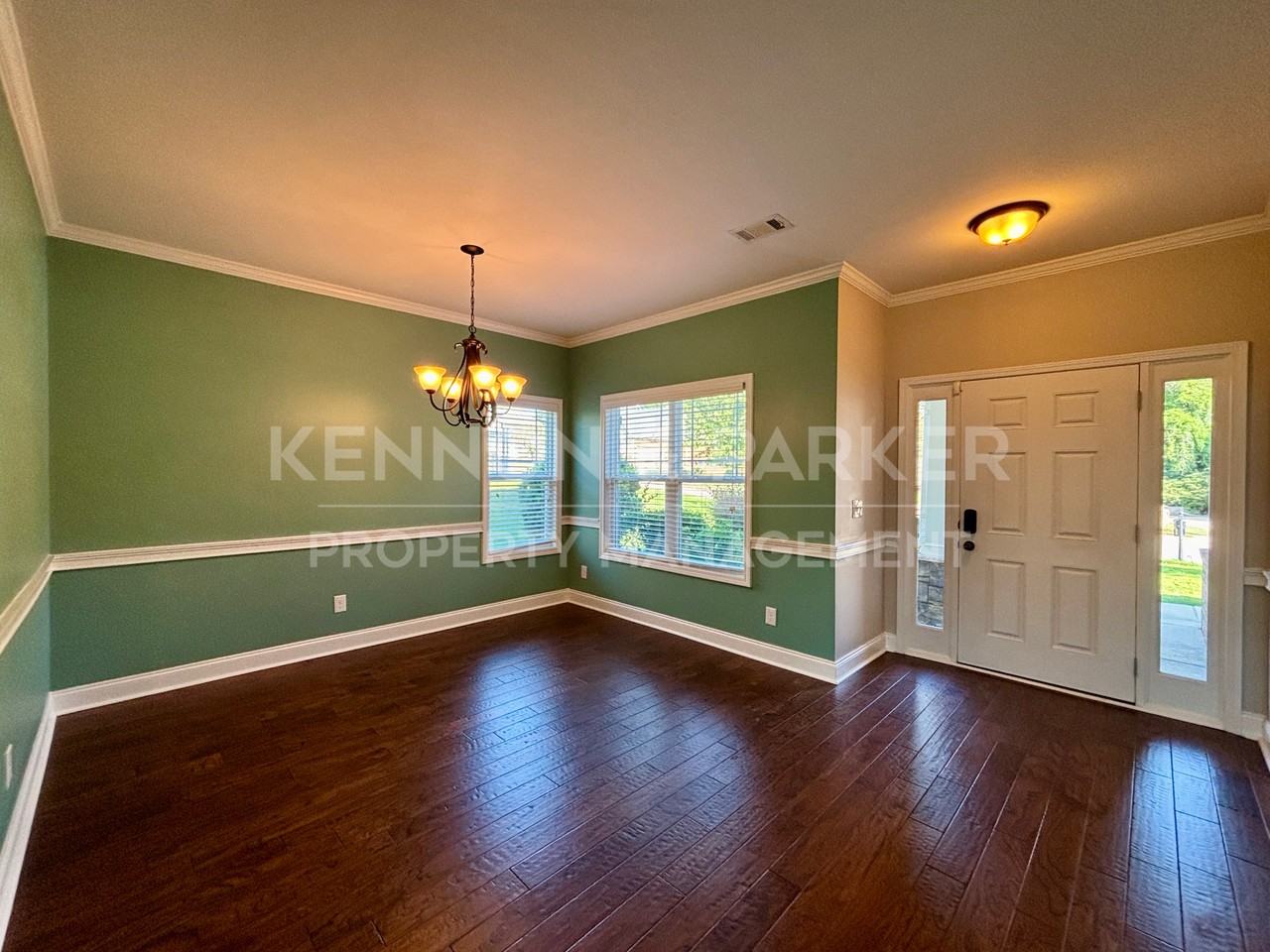 152 Woodstream Dr - Photo 4 of 36