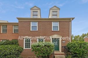 featured image of 208 Ellsworth St