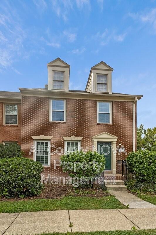 208 Ellsworth St - Photo 2 of 48