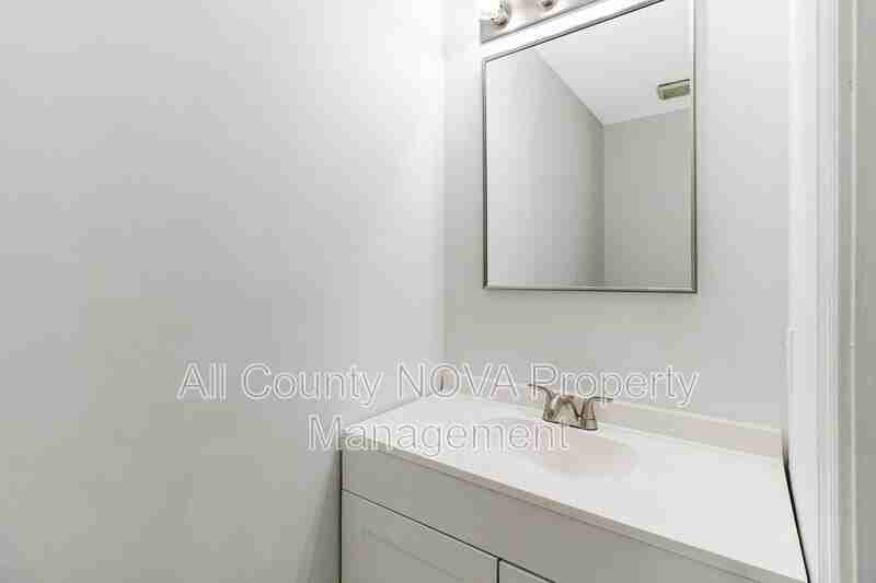 208 Ellsworth St - Photo 6 of 48