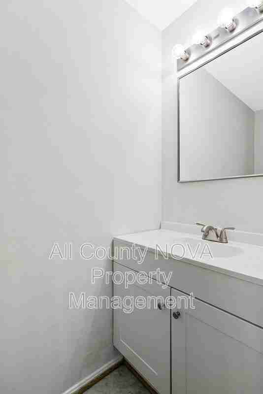 208 Ellsworth St - Photo 7 of 48