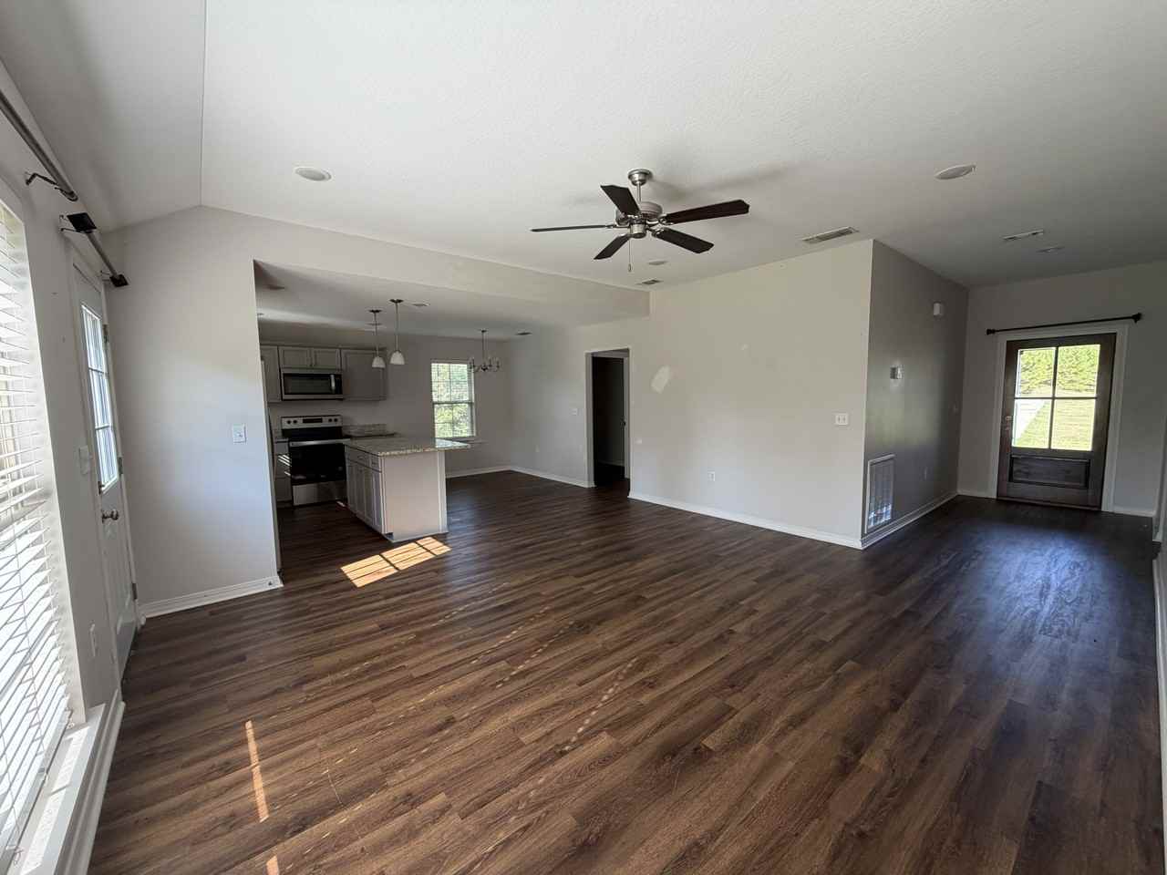 108 E Locust - Photo 3 of 15