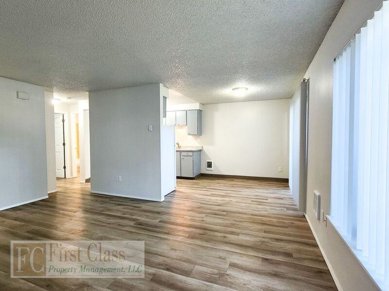 1376 Ne 186th Ave - Photo 2 of 20