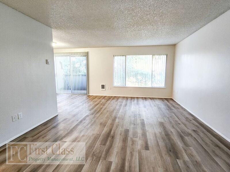 1376 Ne 186th Ave - Photo 3 of 20