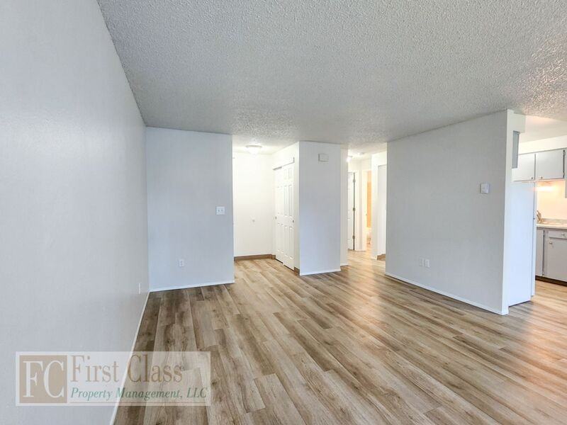1376 Ne 186th Ave - Photo 4 of 20