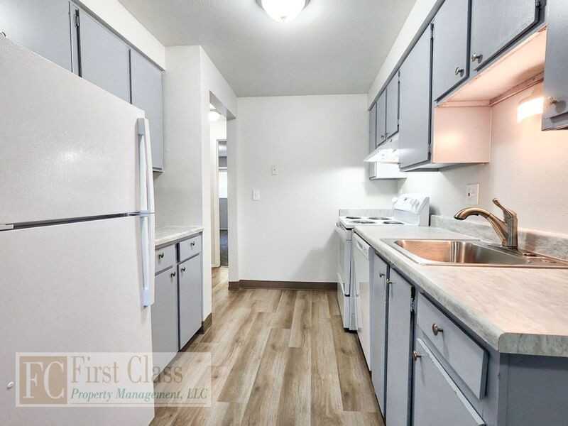 1376 Ne 186th Ave - Photo 7 of 20