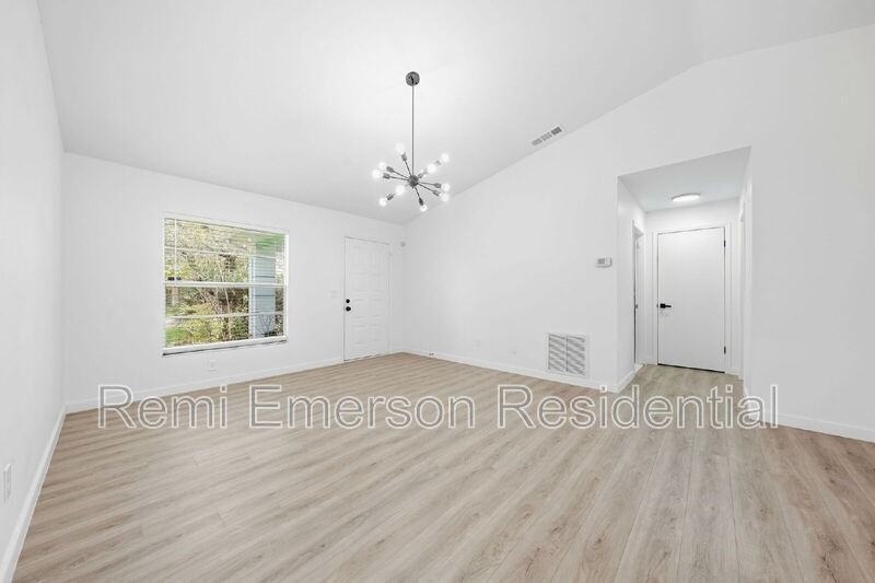 515 Floral Dr - Photo 3 of 38