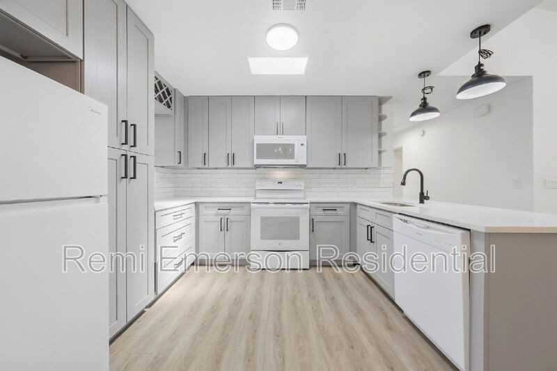 515 Floral Dr - Photo 6 of 38