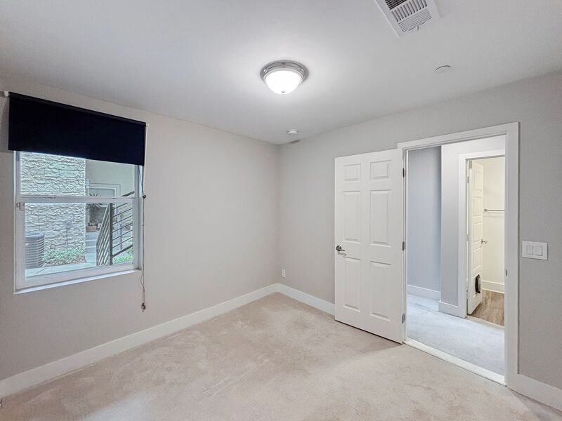 7911 Modern Oasis Dr - Photo 7 of 35