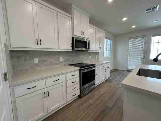 14545 Southpointe Dr - Photo 4 of 37