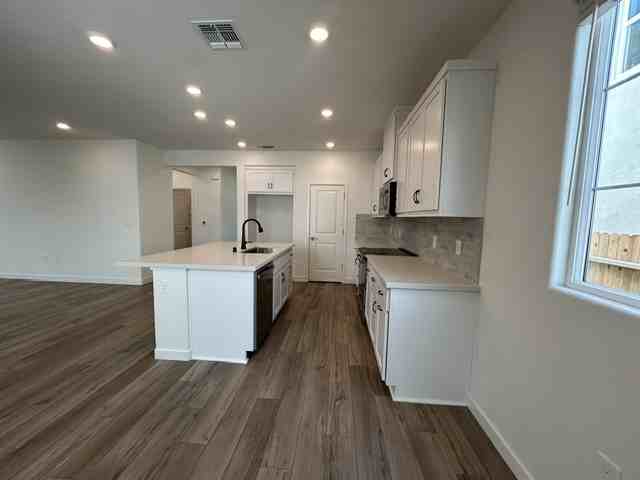 14545 Southpointe Dr - Photo 6 of 37
