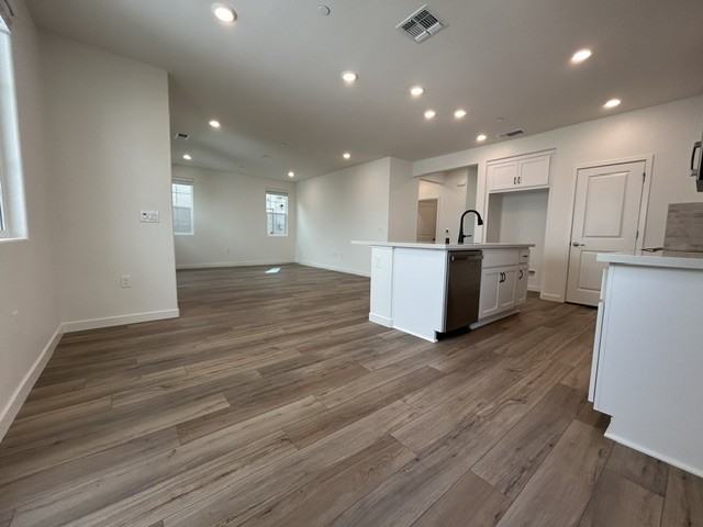 14545 Southpointe Dr - Photo 7 of 37